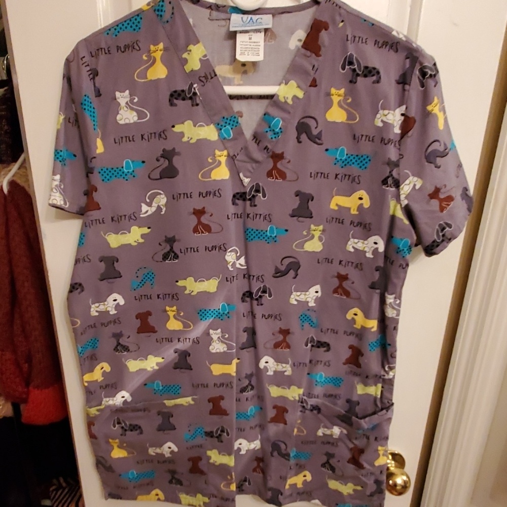 Scrub top
